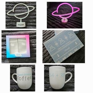 Ariana Grande R.E.M. Saturn Neon Desk Light Cloud Socks 34+35 Mug & Cloud Box